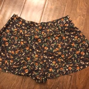 Lush Shorts - Flowy flower print shorts Lush Shorts - Flowy flower print shorts